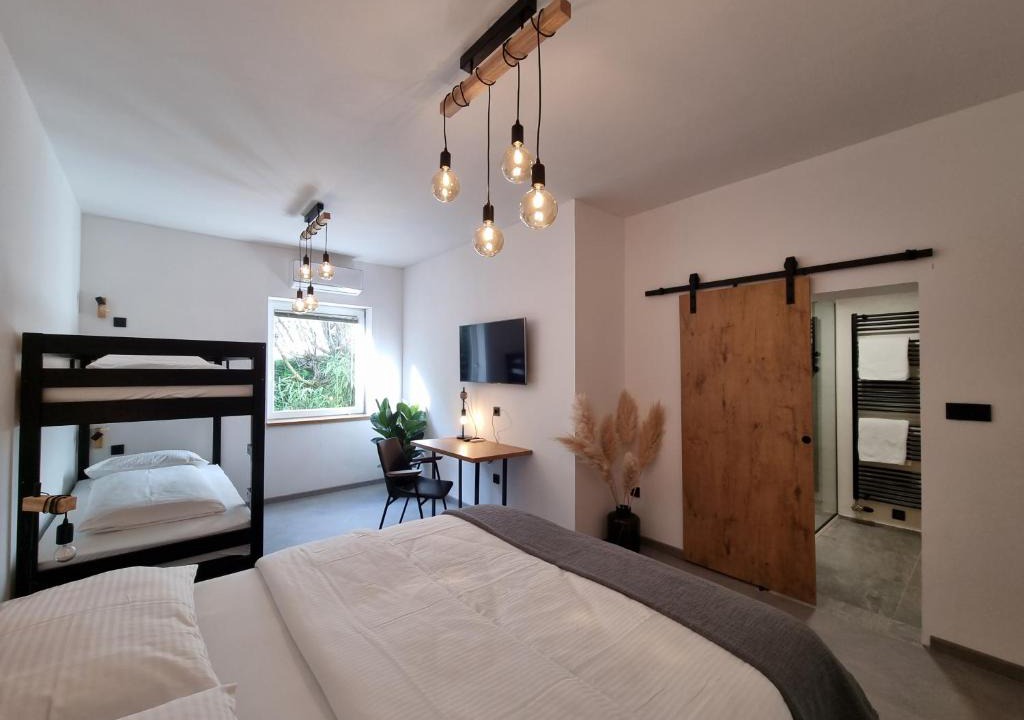 Maribor Bed & Breakfast | Pri Karlu Rooms & More