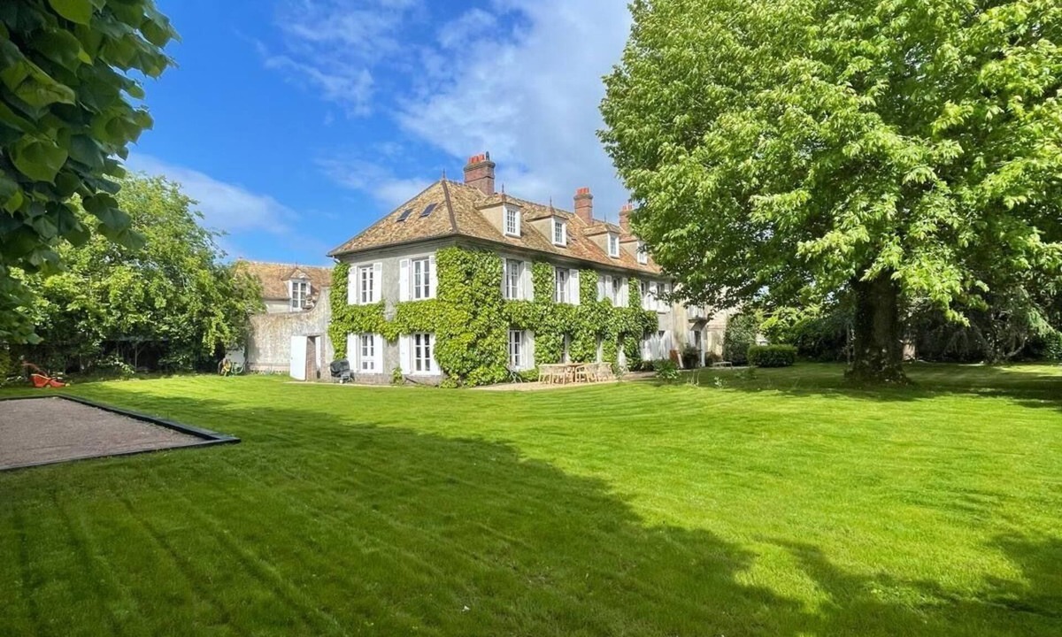 Bu House | Prieure Saint-Bû - 45min Paris - 11 bedrooms - heated pool