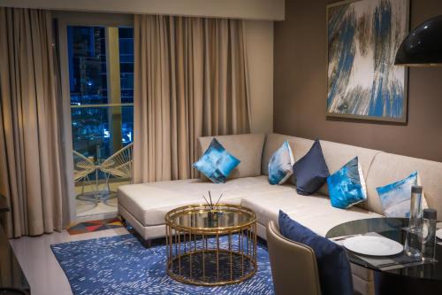 Downtown Dubai Apartment | Prime 1BR Downtown Dubai Mall Walk Burj Area