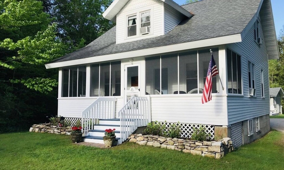 Fish Creek House | Prime August dates just opened up at Harbor House in the heart of Ephraim!