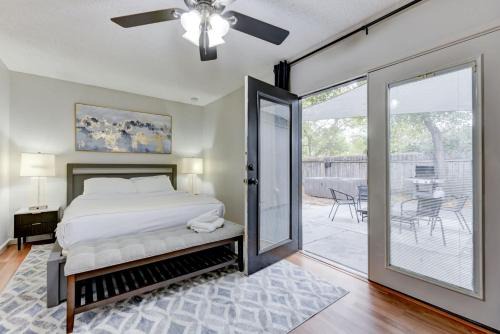 Franklin Park House | Prime Austin - Jacuzzi Firepit and BBQ