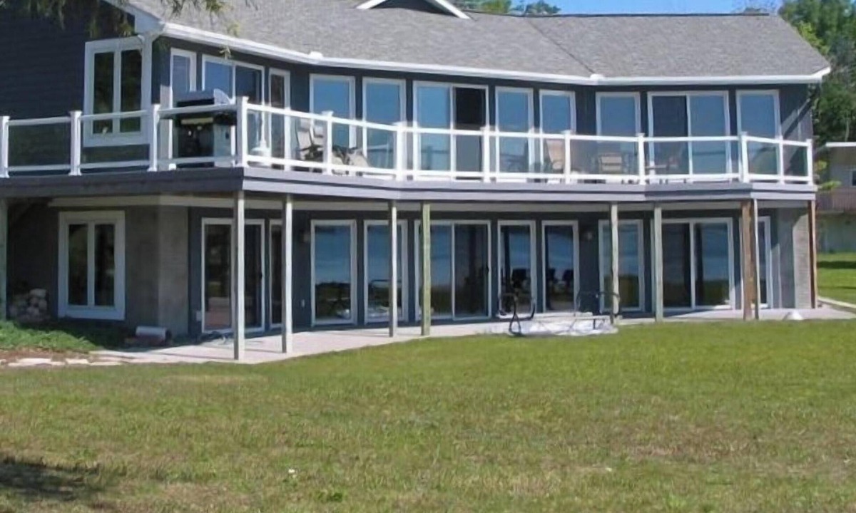 Rapid City House | Prime Elk Lake Piece of Heaven ~ Sandy Beach ~ Includes Kayaks And A Paddle Boat