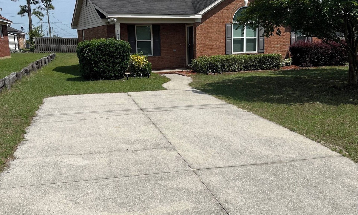 Gracewood House | Prime Location! 3BR/2BA house near [National Hills] in beautiful Augusta!