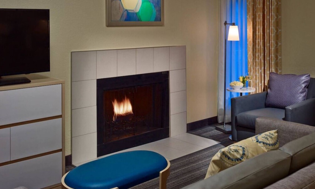 Eagan House | Prime Location! 4 Convenient Units, Free Breakfast, Onsite Pool, Free Parking