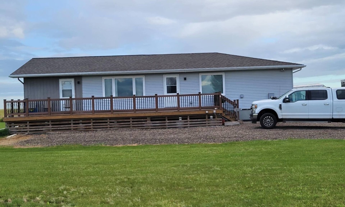 Devils Lake House | PRIME LOCATION- 6 Mile Bay nCentrally located for hunting/fishing.