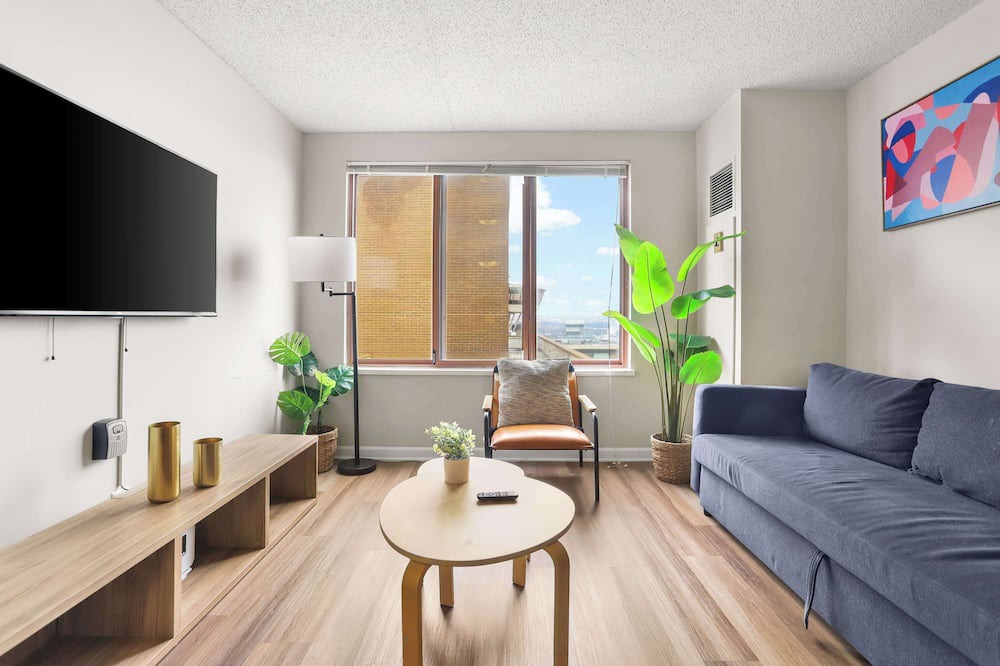 Crystal City Apartment | Prime Location | Apartment Steps from Metro