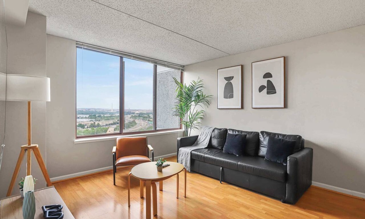Crystal City Apartment | Prime Location Apt Steps from Pentagon City Metro