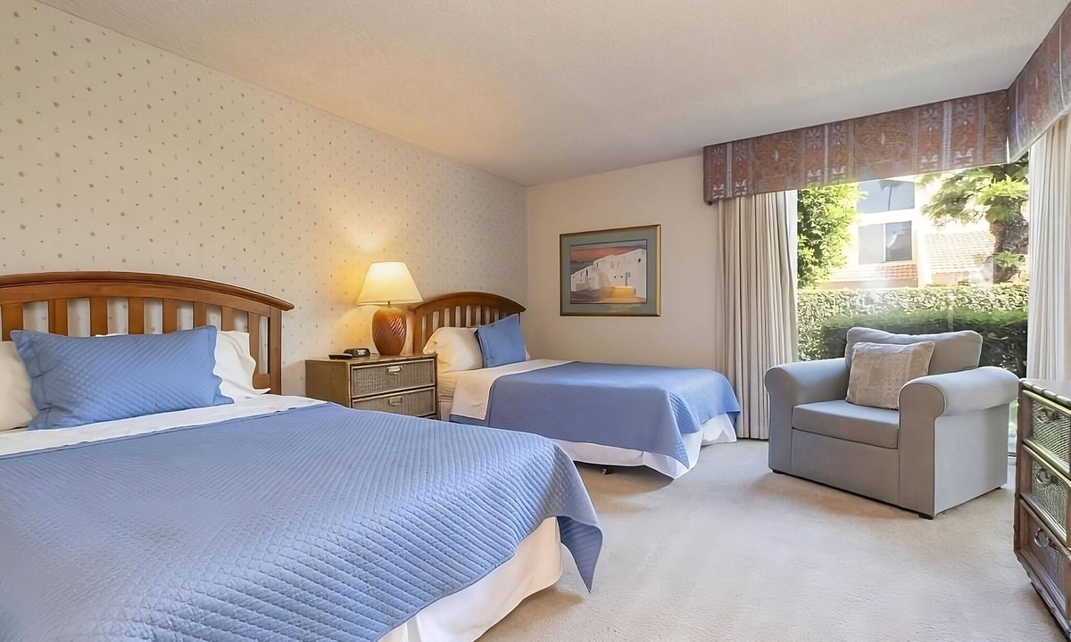 Canyon Corridor House | Prime Location! Balcony, Fully-Equipped Kitchen!