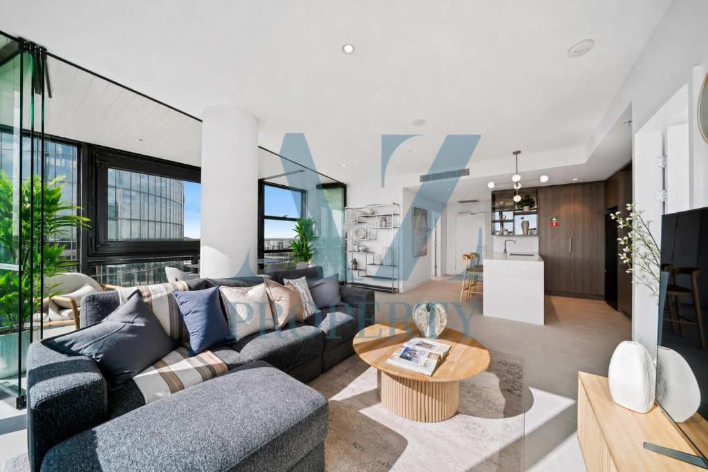 Perth Central Business District Apartment | Prime Location CBD with Pool & Gym