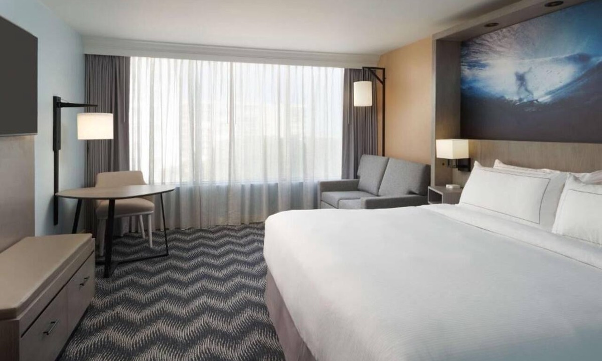 Cocoa Beach Hotel | Prime Location | Outdoor Pool, Parking & Tiki Bar | Walk to Beach