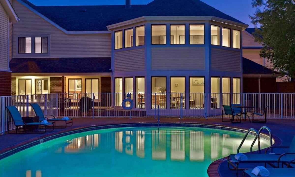 Eagan House | Prime Location! Pet-friendly Property, with Onsite Pool, Free Parking