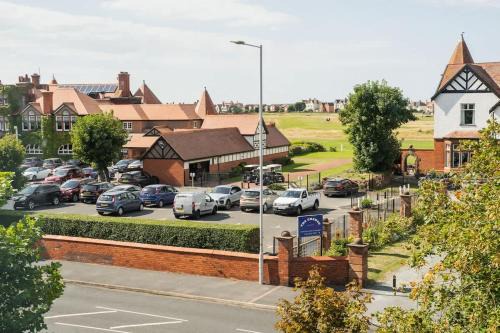 Hoylake House | Prime Location Steps from Royal Liverpool Golf