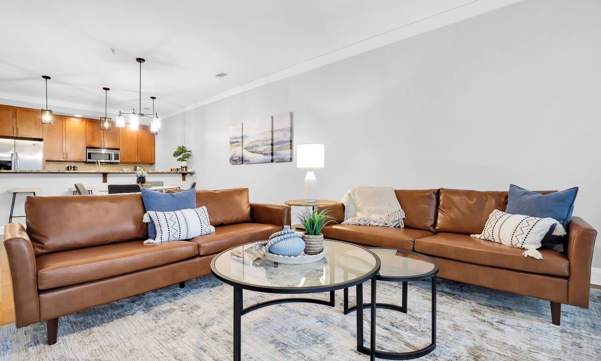 Old West Broad Neighborhood Apartment | Prime Location, Walkable Historic District 2BDR | The Juliette #104 by AvantStay