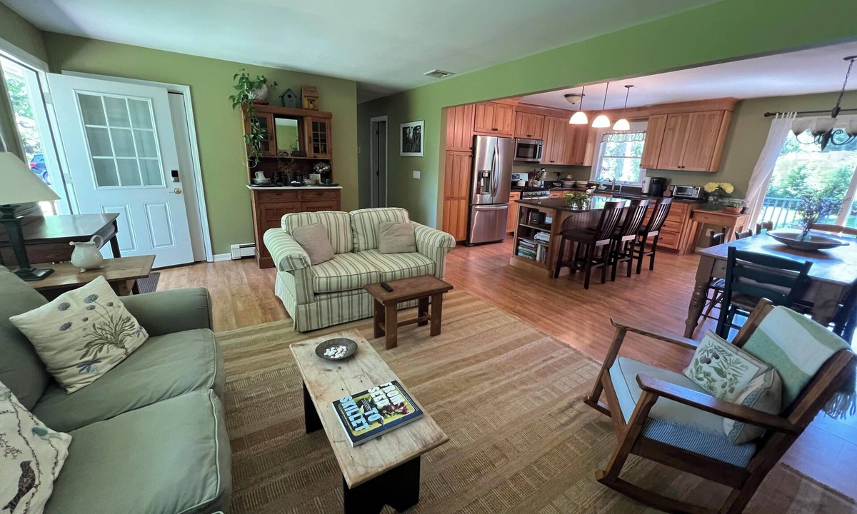 Southampton House | Prime U.S. Open Rental-2 miles from Shinnecock Hills Golf Club–3 Bedroom