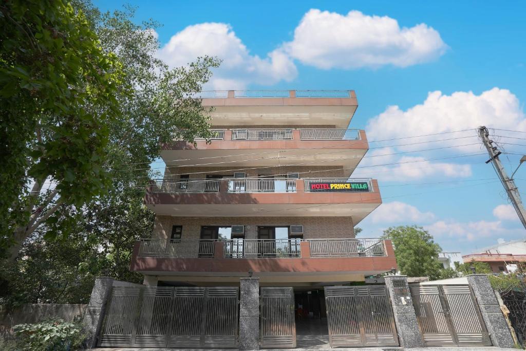 Gurugram Hotel | Prince Villa