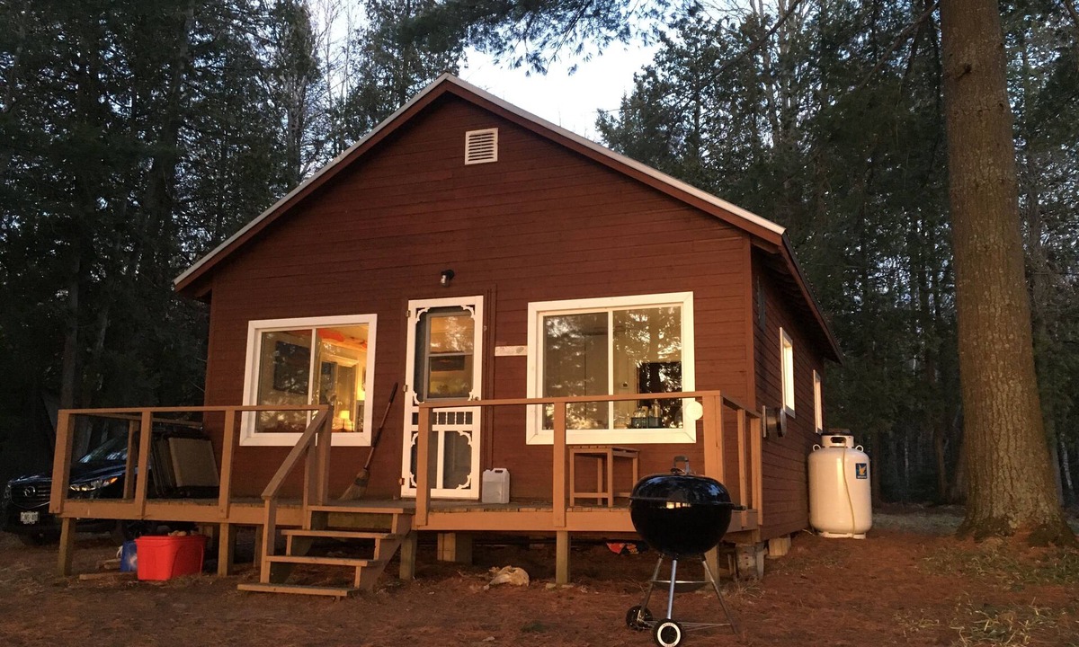 Carlow/Mayo Cottage | Pristine Fraser Lake Cottages, Sunsets, Fishing Getaway.