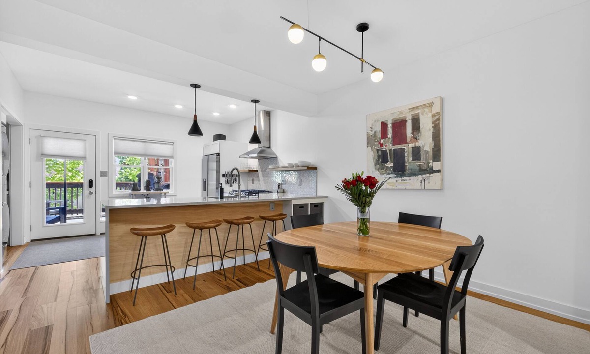 Bloomington Condo | Pristine & Modern Downtown Condo-Walkable to IU