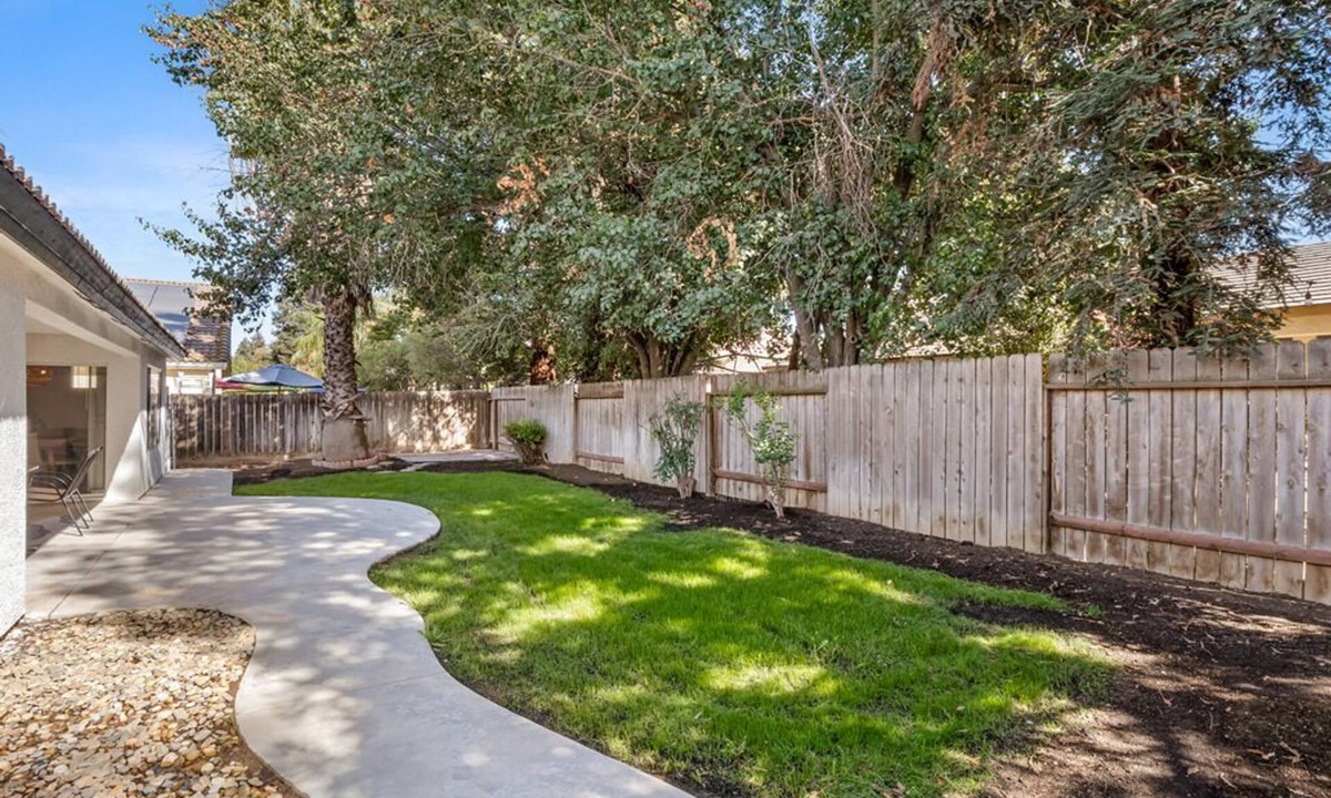 Fresno House | Pristine River Bluff 4-Bedroom Home w/3 King Beds