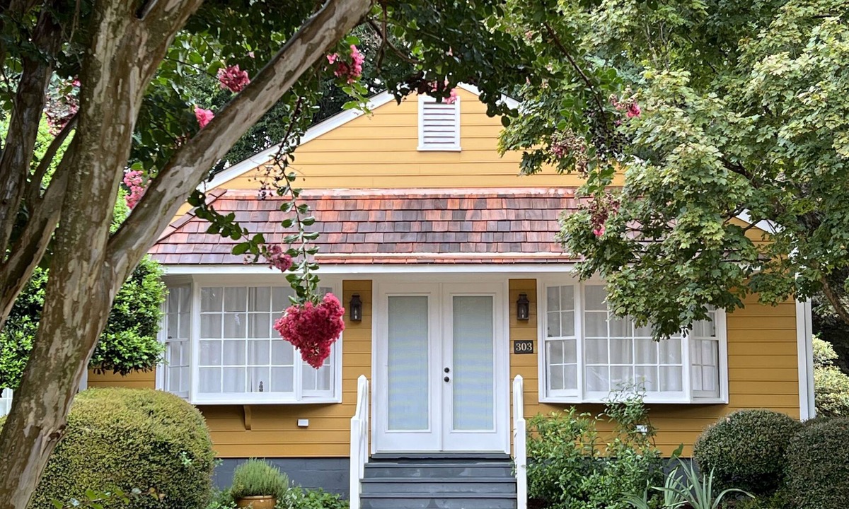 Yorktown Cottage | Private 1300 sq ft Cottage in Historic Yorktown-w/trolley access