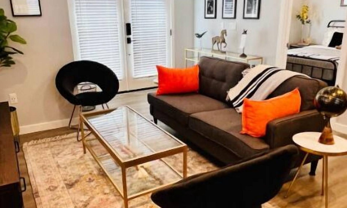 East Pasadena House | Private 1BD+1BA House w/Full Kitchen + free parking