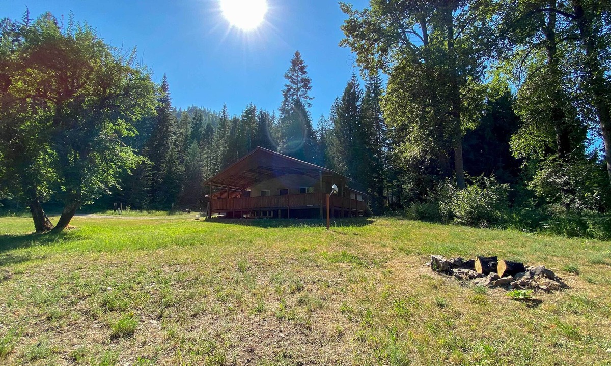 St. Maries House | Private 2-Acre Retreat w/MTN Views, Walk to River