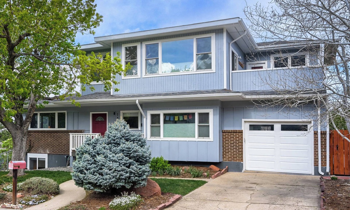 Devil's Thumb - Rolling Hill House | Private 2-Bedroom Garden Level Suite in Boulder Home, Great Views & Trail Access