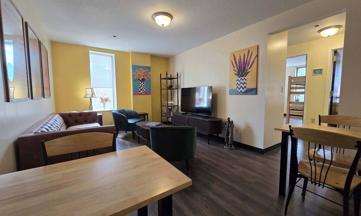 Downtown Pittsburgh Apartment | Private 2BR/2BA Downtown Apartment | River and Mountain Views + 60” TV