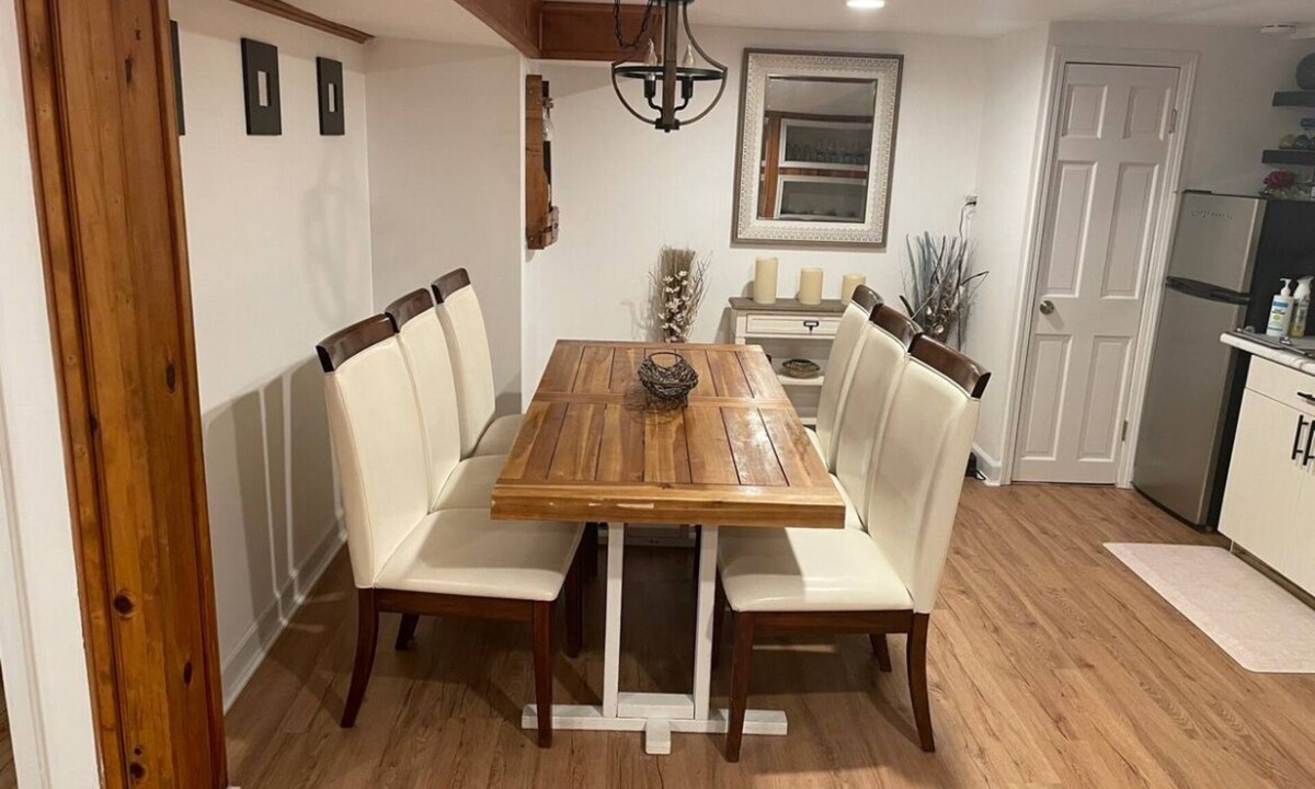 Budlong Woods Apartment | private 3 bedroom garden apartment in Lincoln square Chicago