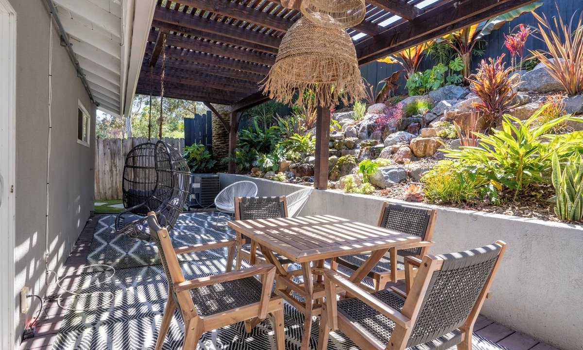 Leucadia House | Private 3BD Coastal Oasis - .5 miles from Beach!