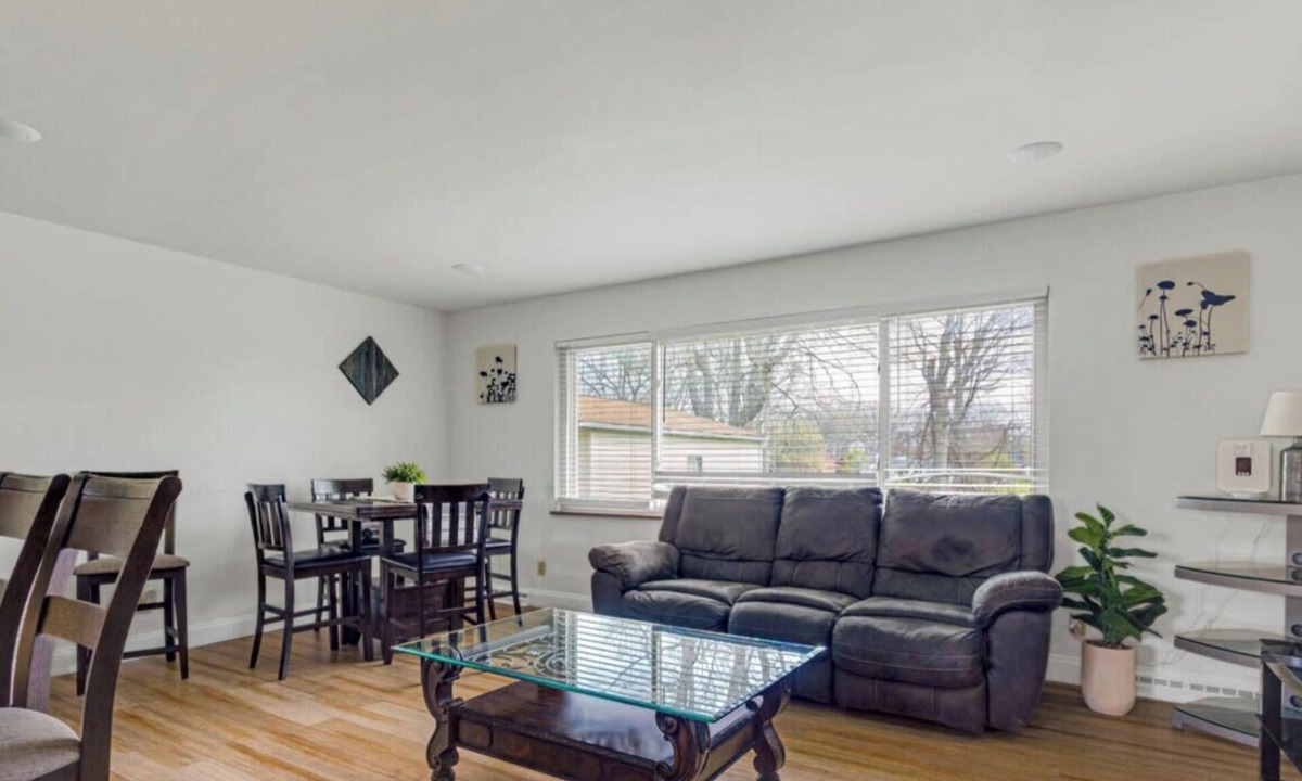 Wayne House | Private 4 BDRM house, 5 Miles from Downtown #3