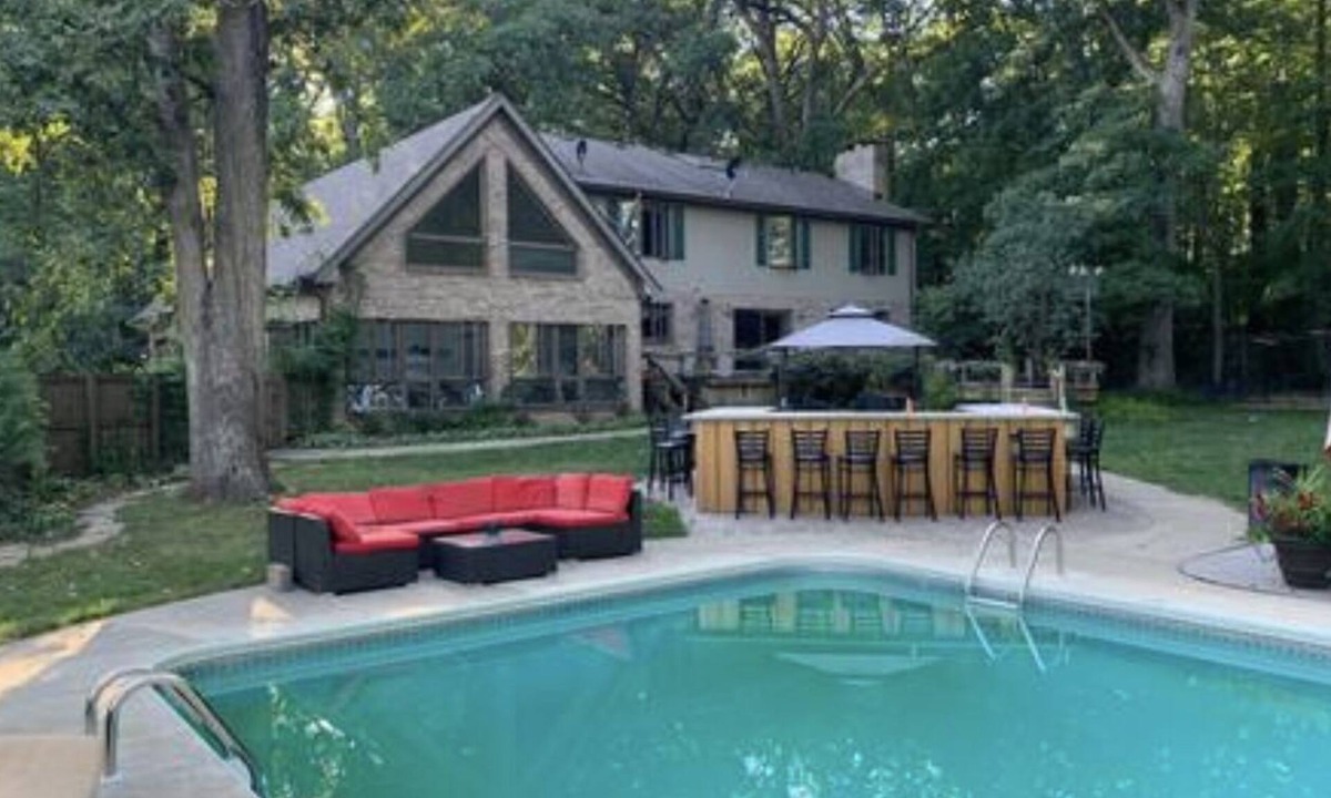 Leroy House | Private 5-Acre Bird Sanctuary Estate for Family and Friends!