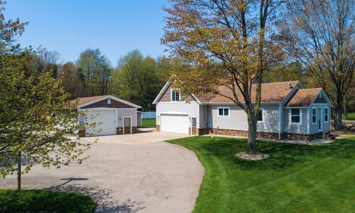West Olive House | Private 5-Acre Estate | Fishing Pond + Fire Pit