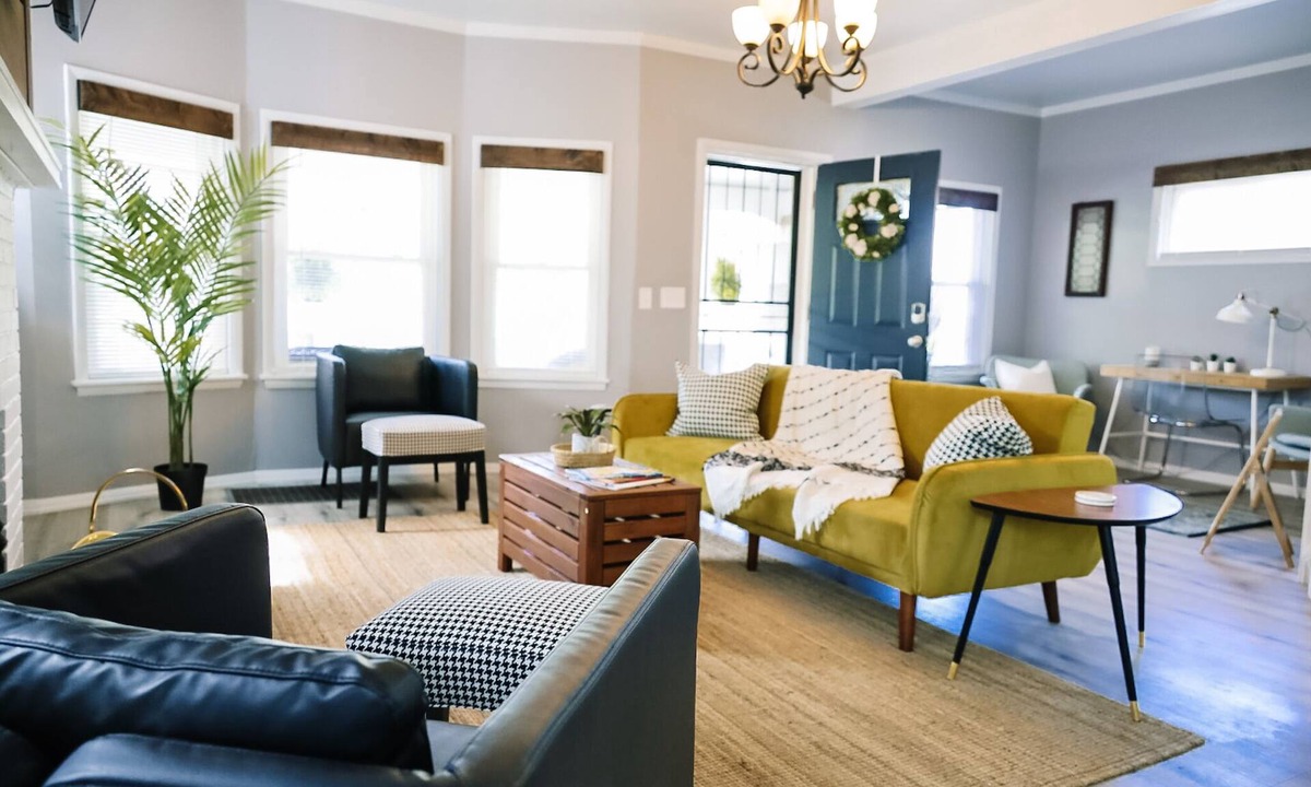 Cincinnati House | Private 5BR 1920's Charmer Minutes from Downtown