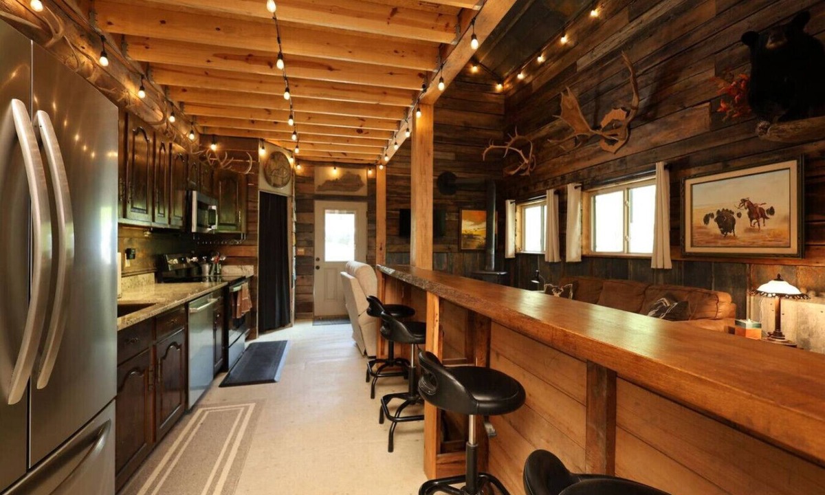 Lee City House | Private 600 Acres | Wifi | Hot Tub | Wolf Pen