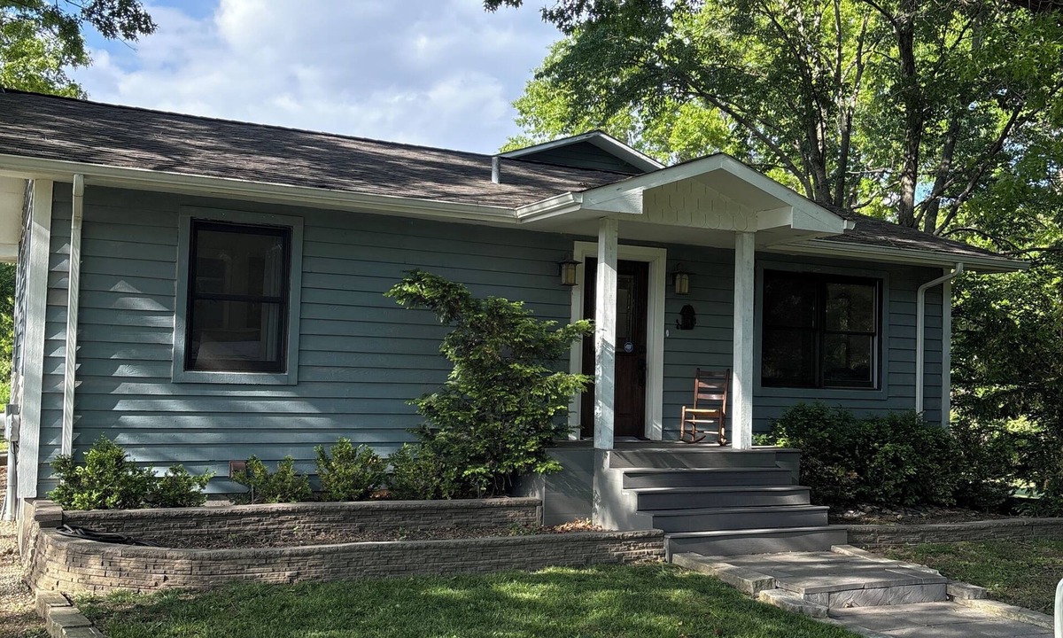 Glencoe House | Private 8 acre Ranch backs to 1850 wooded acre Missouri conservation reservation