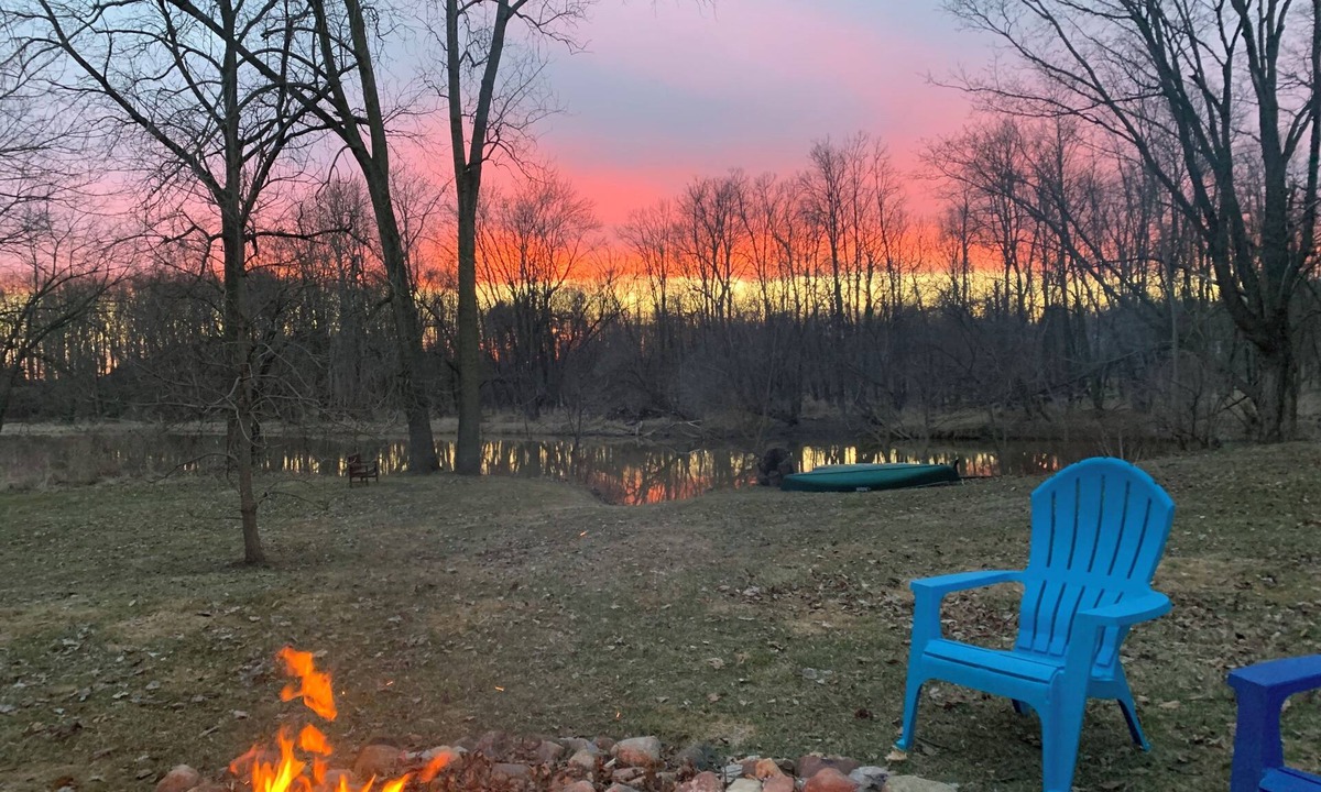 Croswell House | Private access Riverbend Retreat, fishing, canoes, wildlife, & swinging bridge