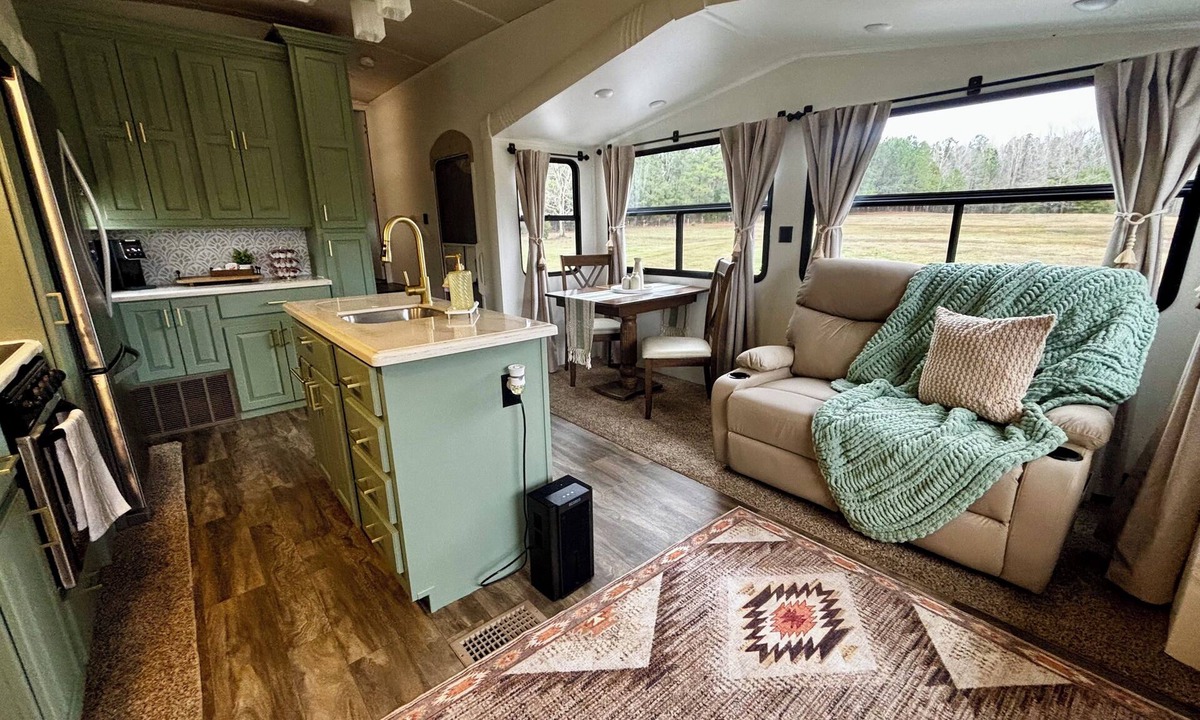 Pine Mountain Valley House | Private and peaceful RV retreat on a quiet pasture minutes from Callaway Gardens