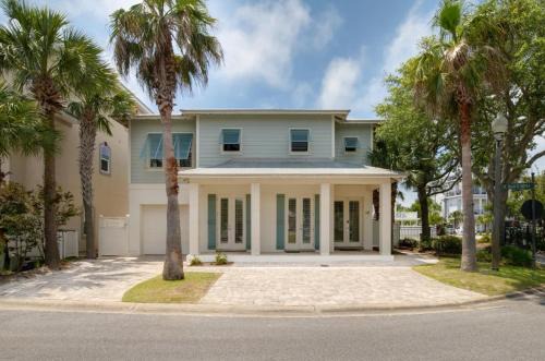 Emerald Waters Village House | Private Beach Access, Gated, Courtyard Pool, Pet Friendly