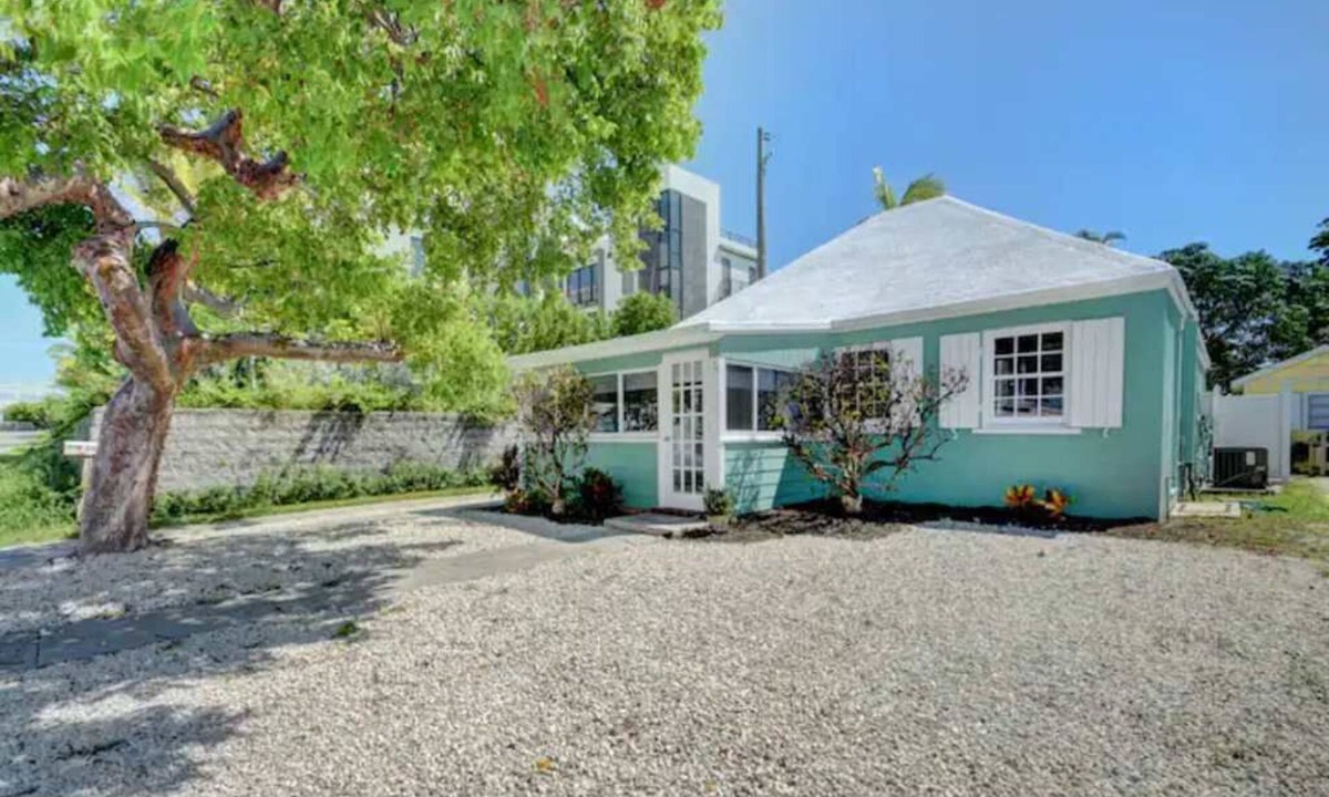 Briny Breezes Cottage | Private Beach Cottage walk steps to the beach, sleeps 6