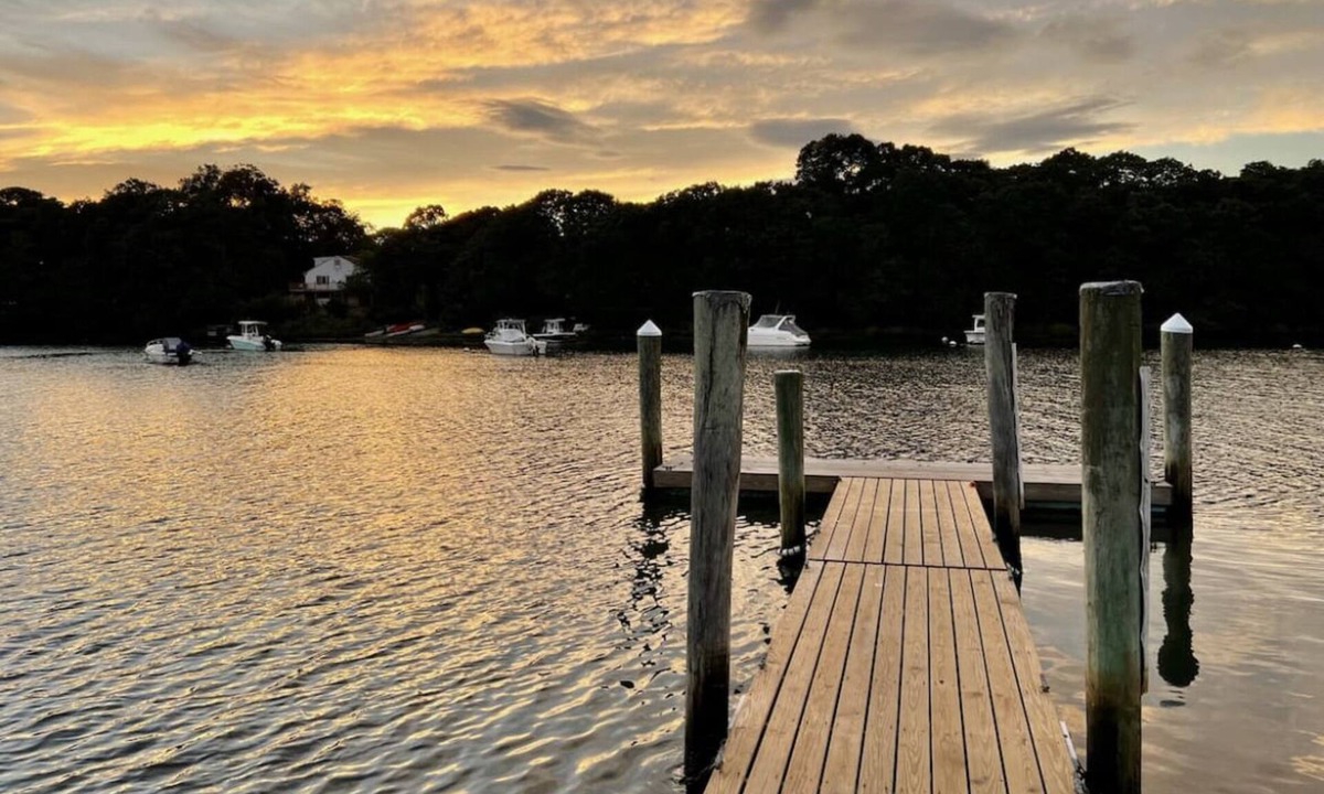East Falmouth Cottage | Private beach & dock across the street!