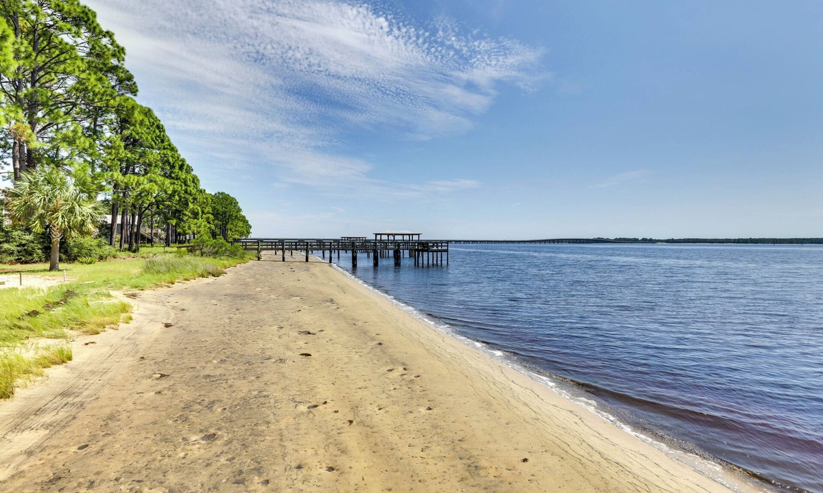 Panacea Cottage | Private Beach + Dock: Waterfront Panacea Retreat!