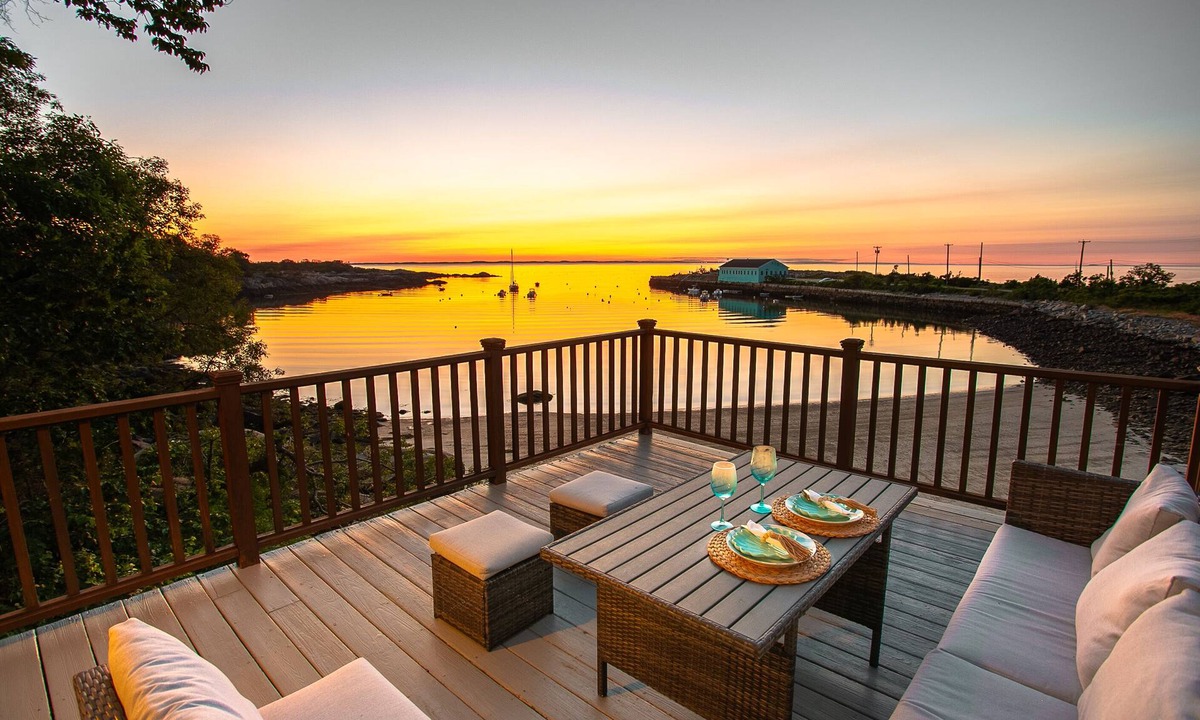 Gloucester House | Private Beach! Dream vacation at your private beach in Gloucester