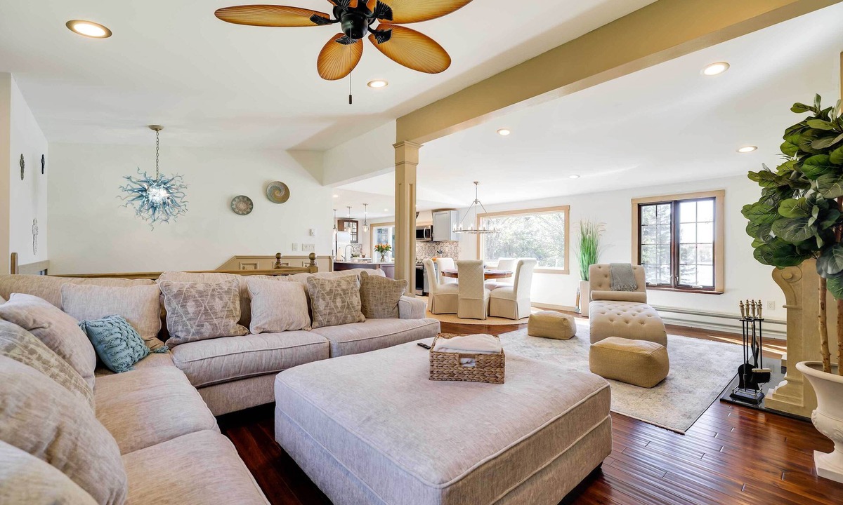 Pocono Summit House | Private Beach! Luxe Lake House in Pocono Mtns