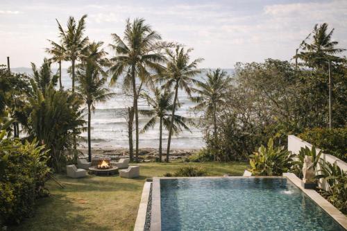 Cemagi Villa | Private beach Oceanfront 3bd Villa