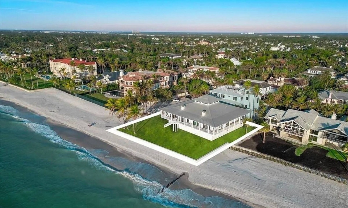 Port Royal House | Private Beach Oceanfront Mansion Luxurious Naples Spacious 5 bedroom Palms Ritz