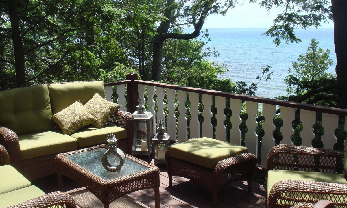 Harbor Springs House | Private Beachfront Lake Michigan Retreat with Golden Sunsets- Sleeps 8