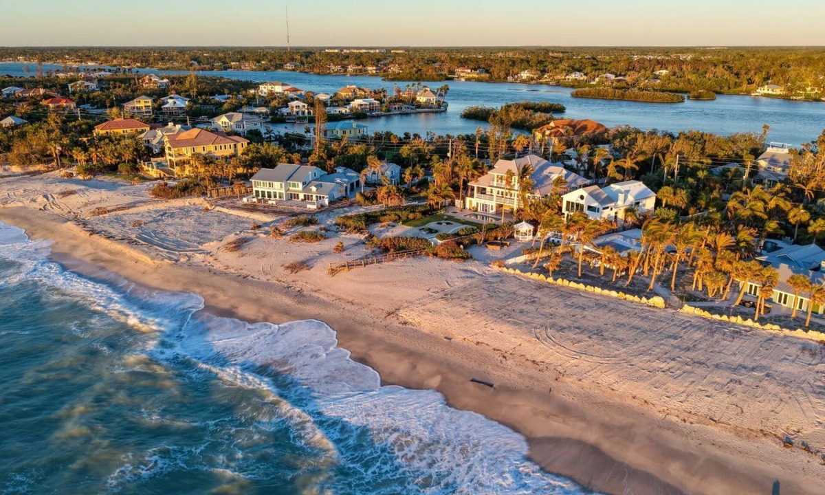 Nokomis House | Private beachfront estate on Casey Key by LUXVP