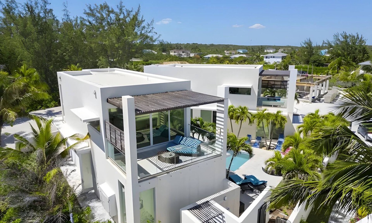 Jimmy Hill House | Private Beachfront Villa with Pool & Dual-Wing Privacy