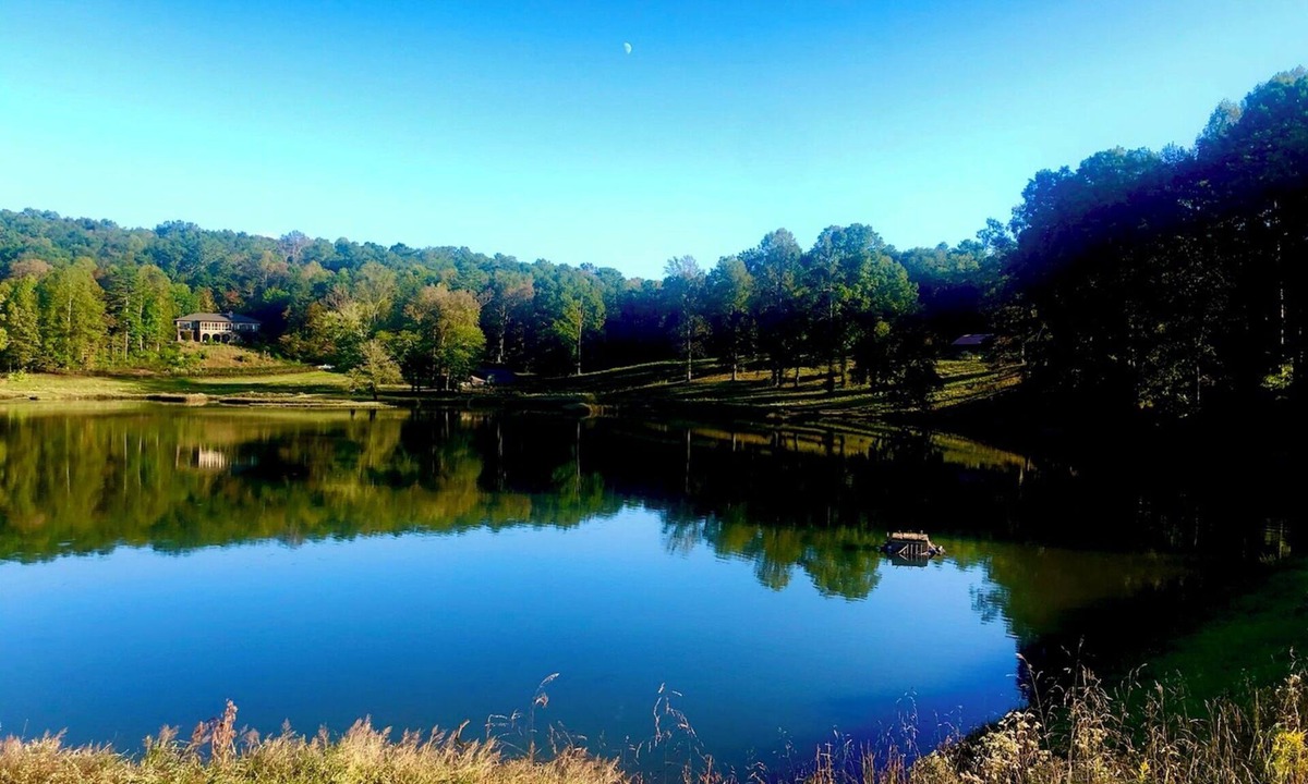 Clarkesville House | PRIVATE !! Charming Lake house on 20 acre private lake with sunset vi