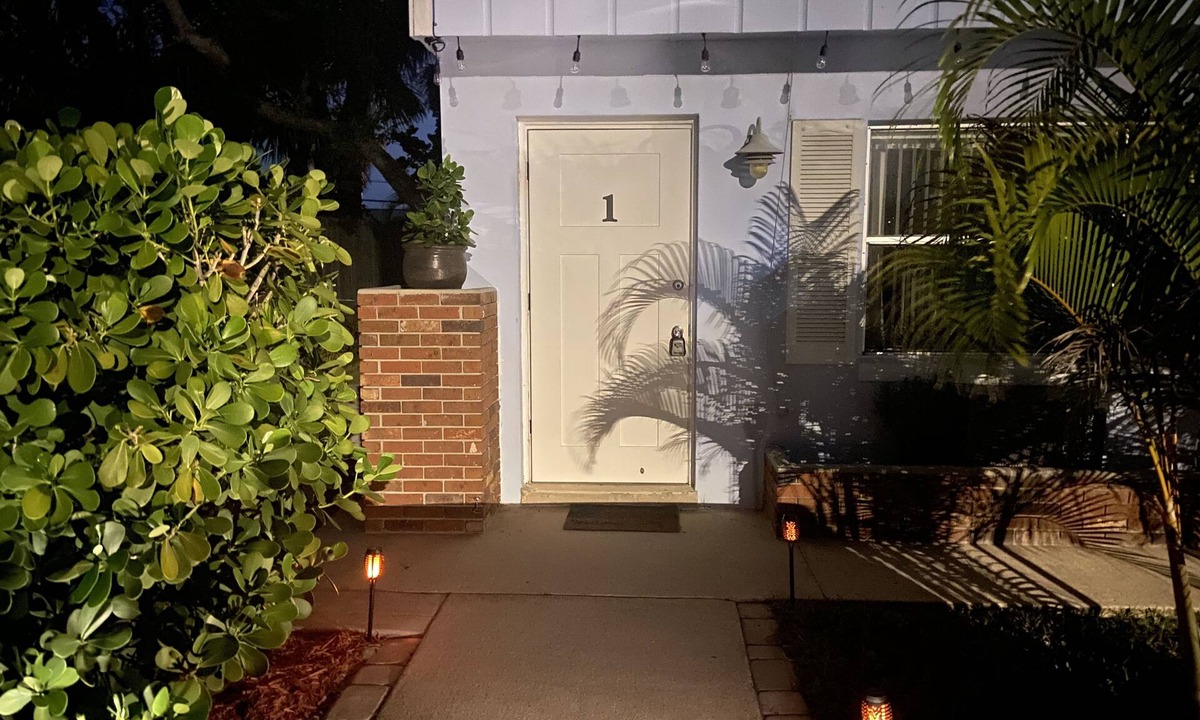 Cocoa Beach Apartment | Private Cocoa Beach Bungalow, near ocean